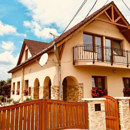 Anna Bathory Apartmanhaz Hajduszoboszlo Exterior photo